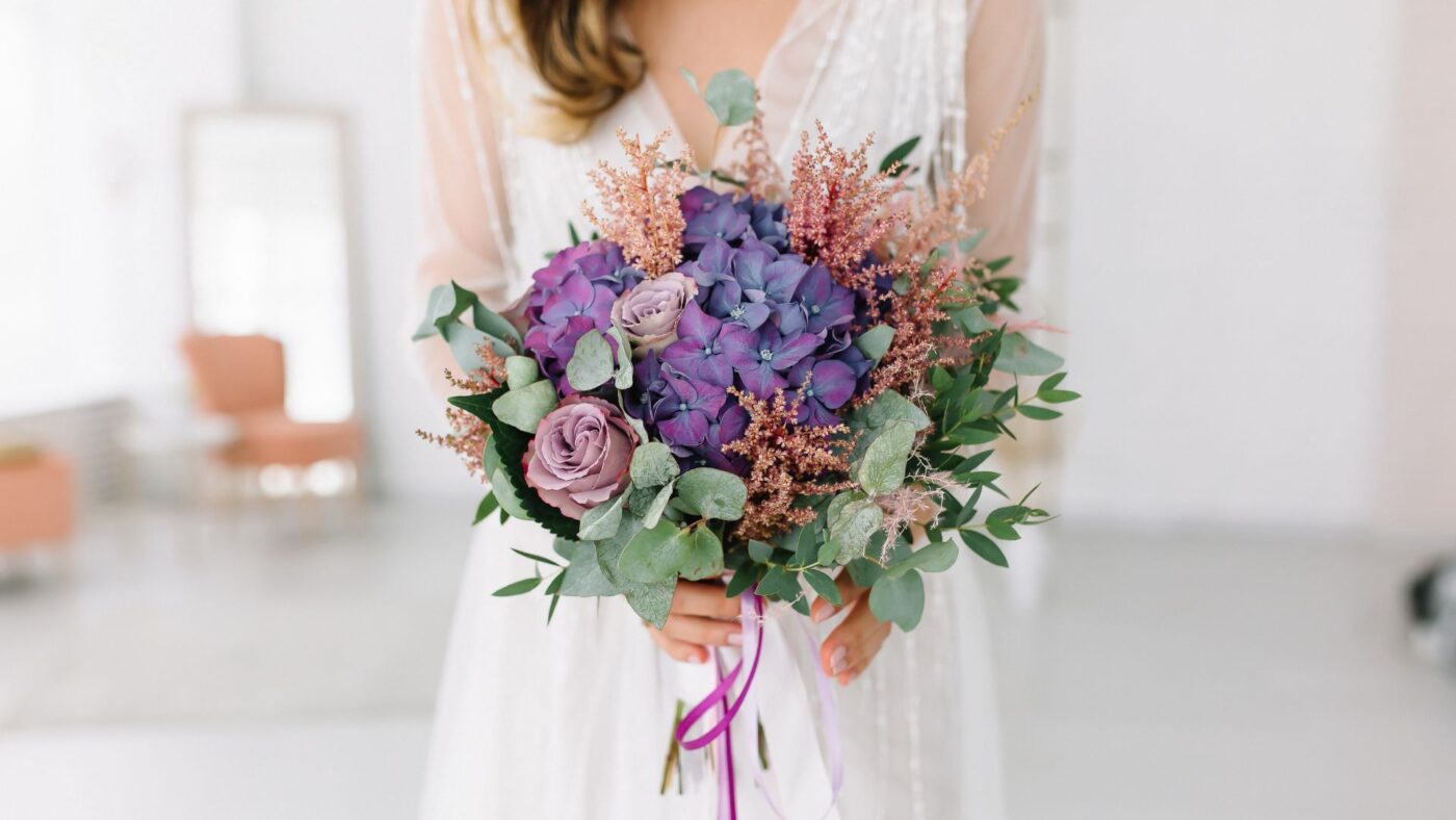 How to choose wedding flowers