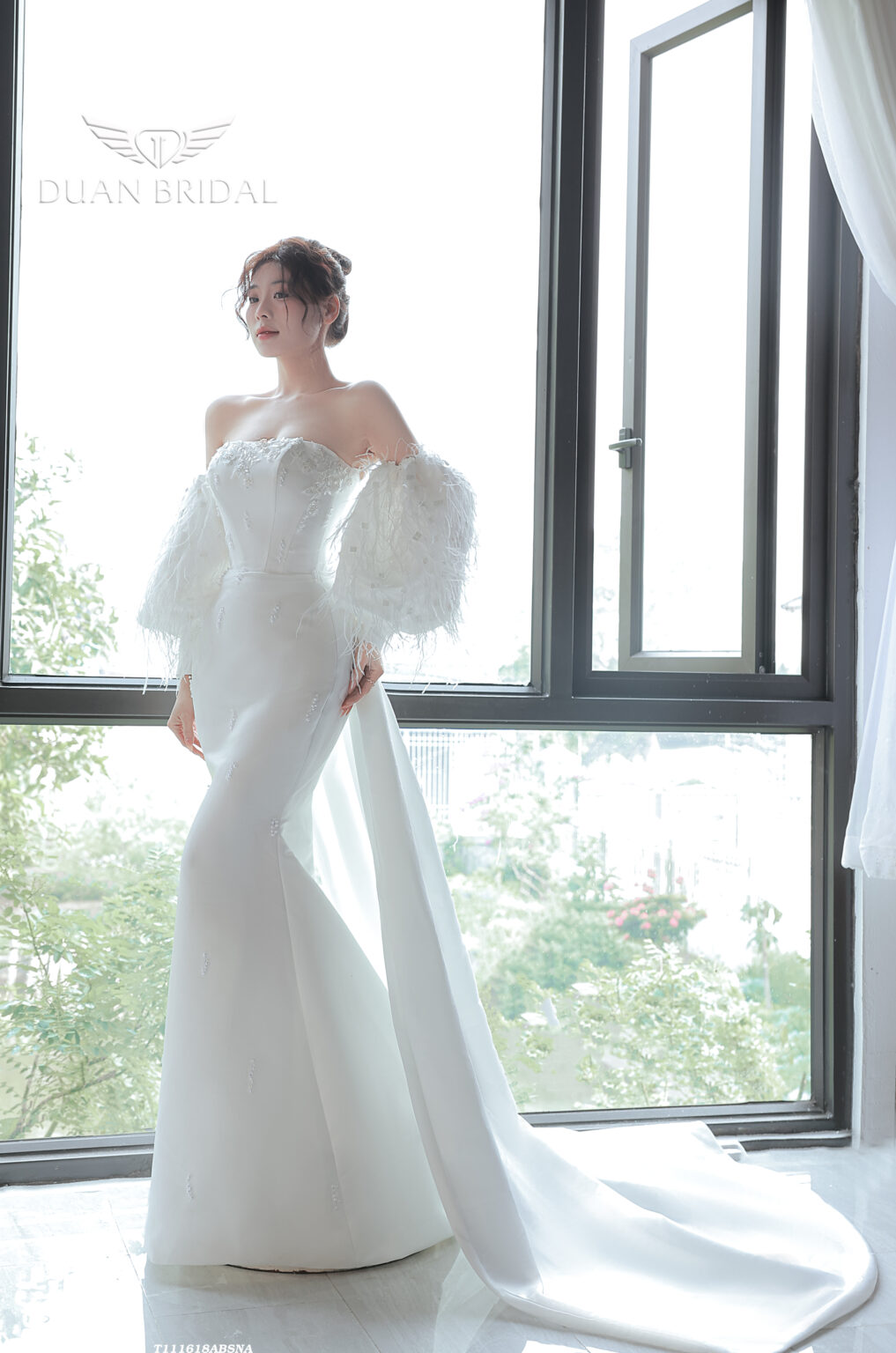 Venisia - detachable sleeve mermaid wedding dress - 4