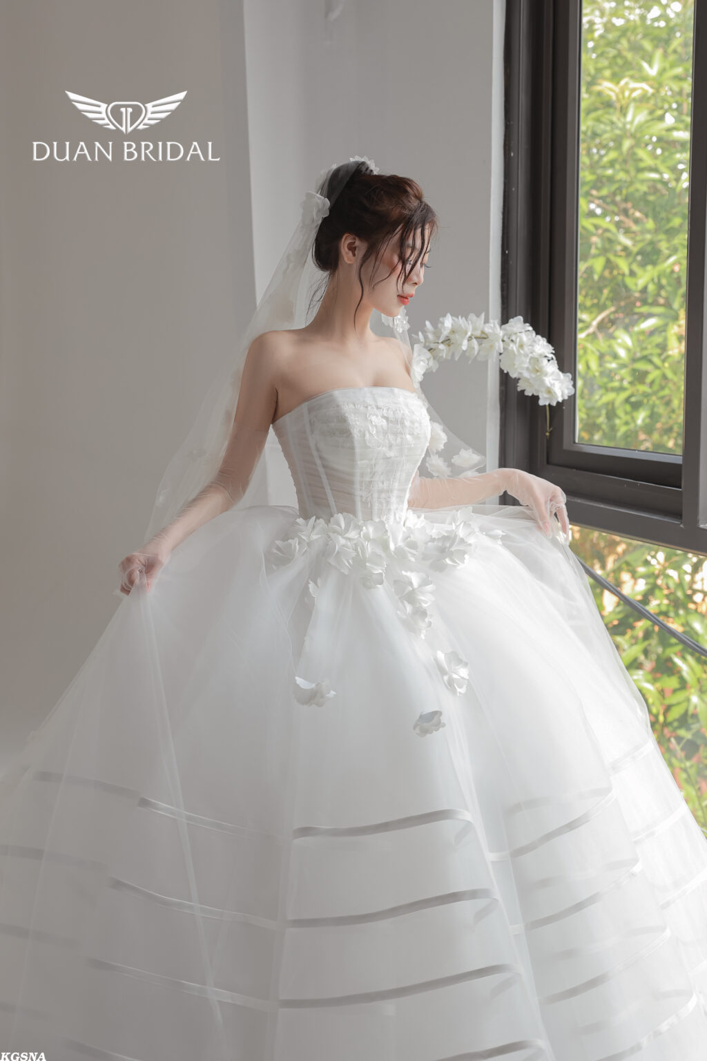 Blissia - sleeveless ball gown wedding dress - 3