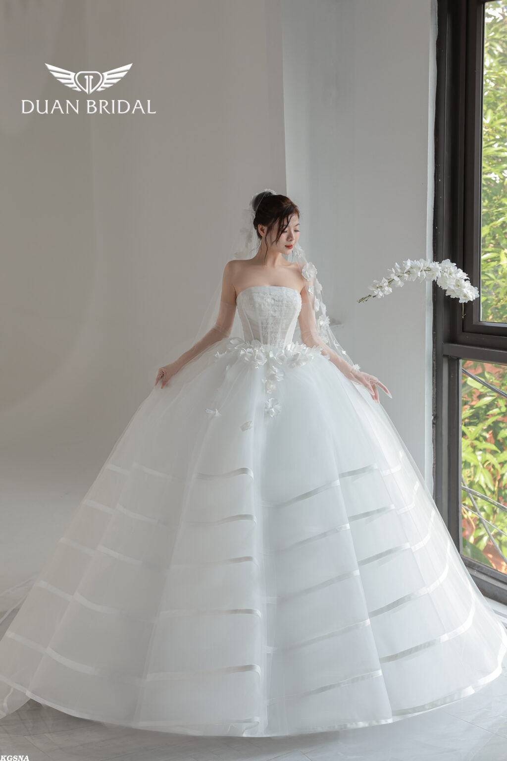 Blissia - sleeveless ball gown wedding dress - 4