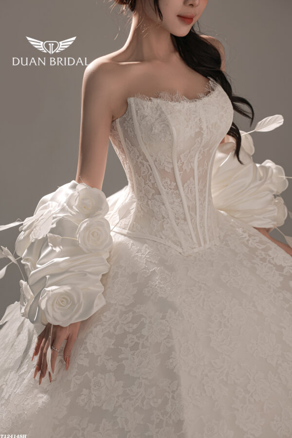 Calla - detachable sleeve ball gown wedding dress