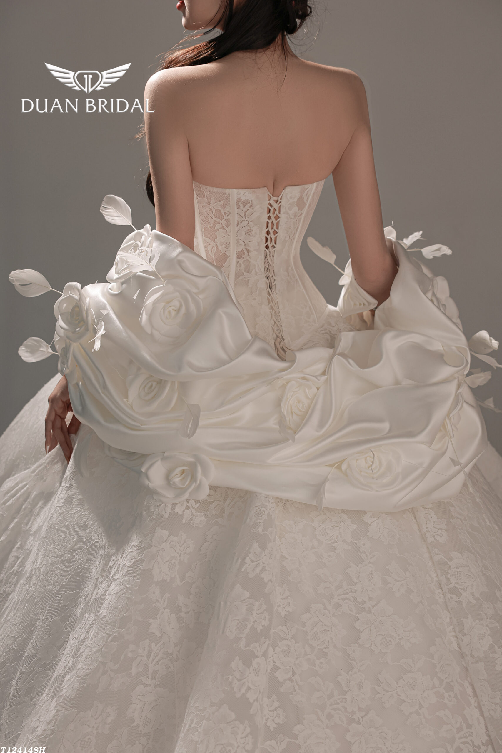 Calla - detachable sleeve ball gown wedding dress - 4