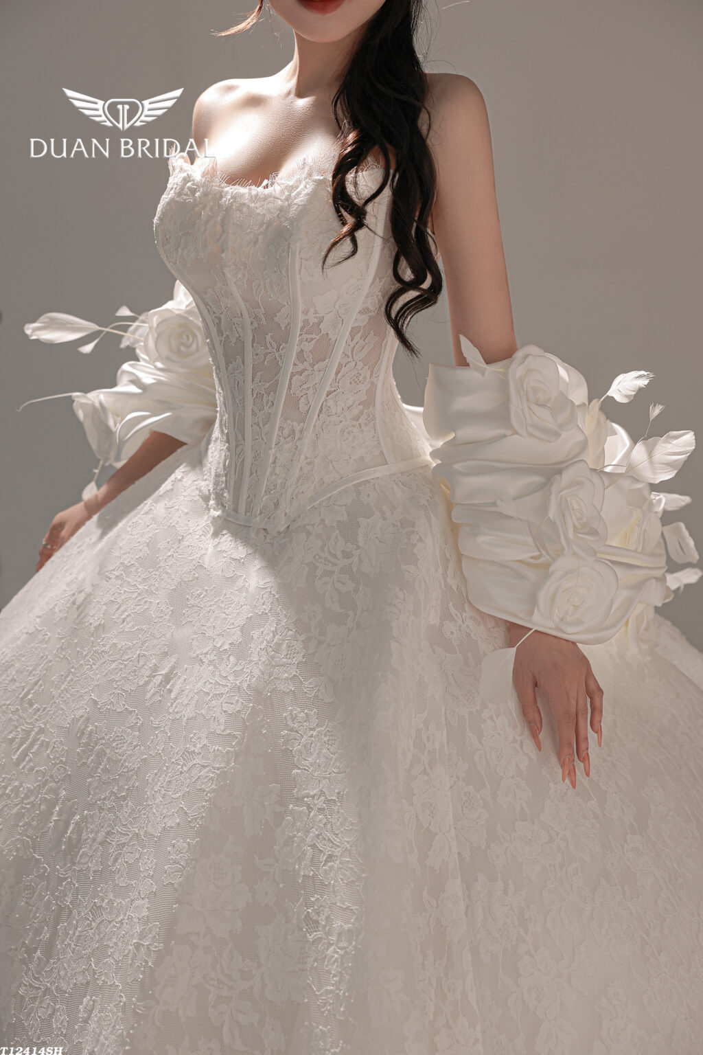 Calla - detachable sleeve ball gown wedding dress - 3