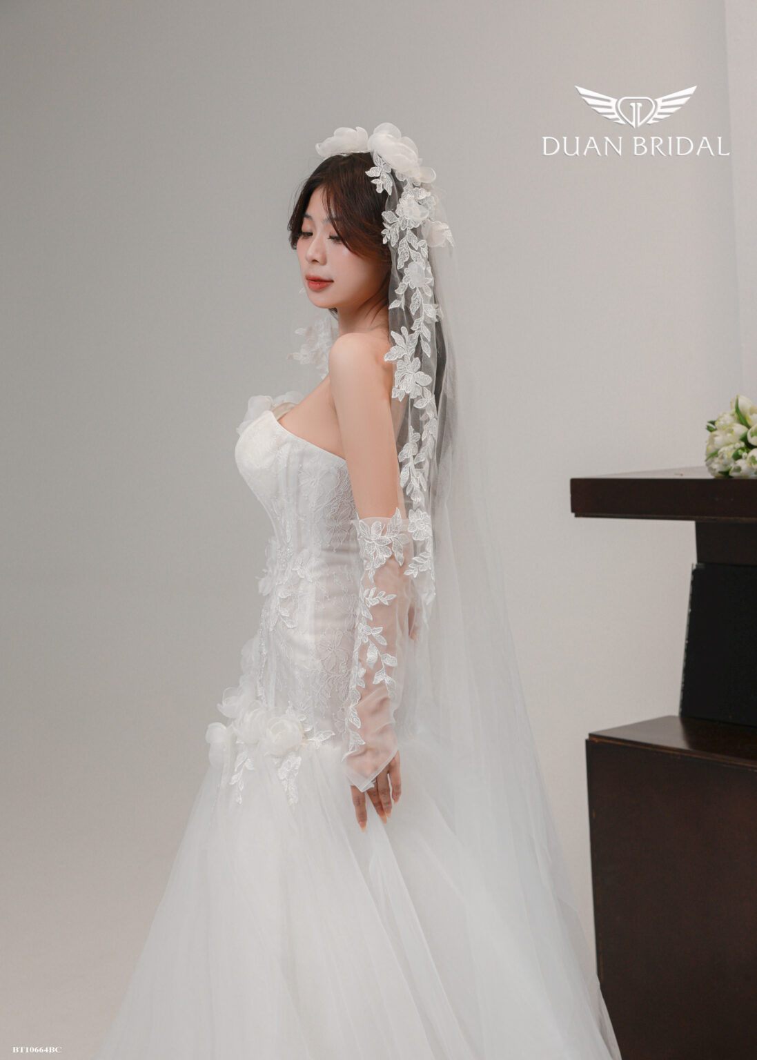 Elira - detachable sleeve mermaid wedding dress - 3