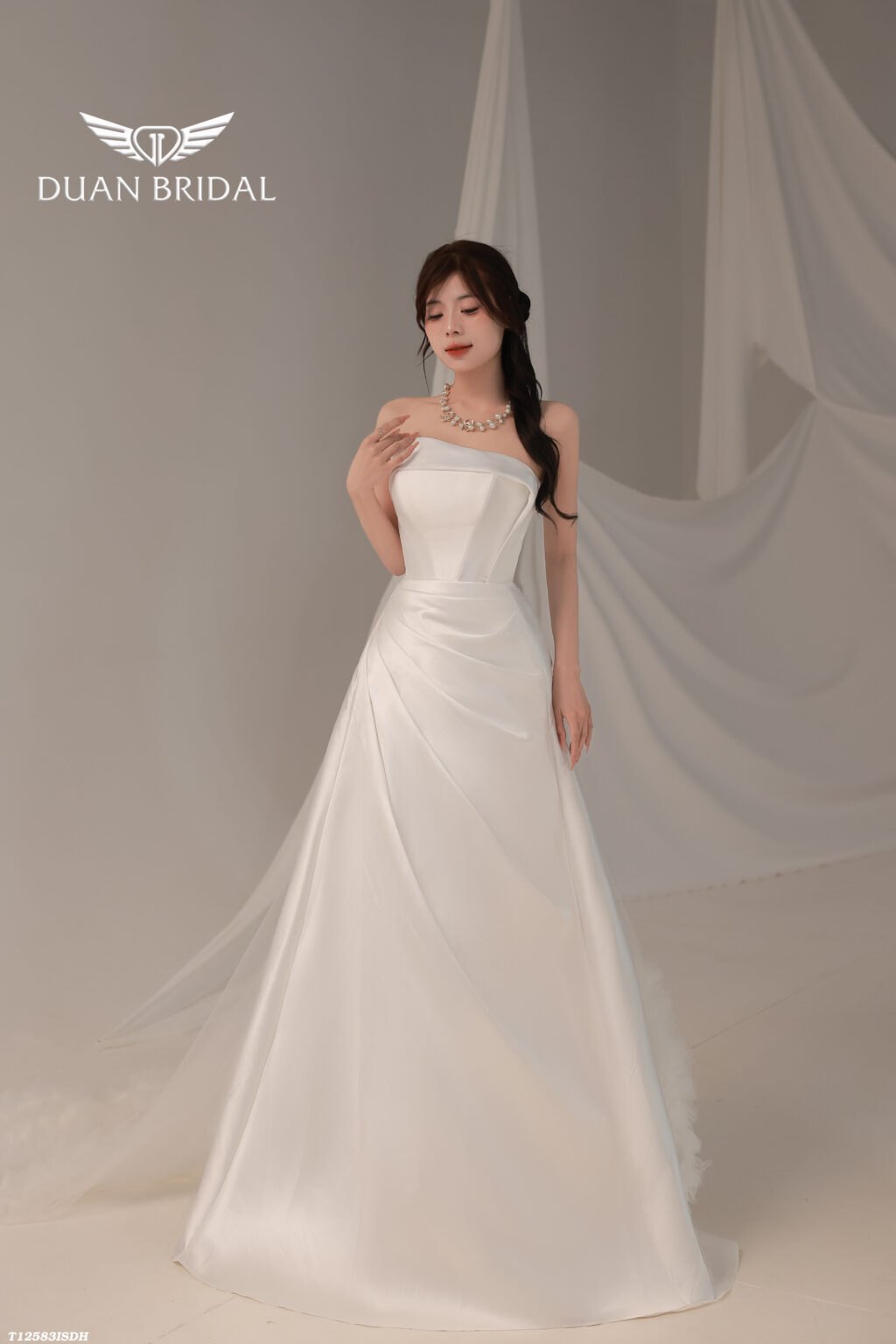 Vireya - sleeveless mermaid wedding dress - 3