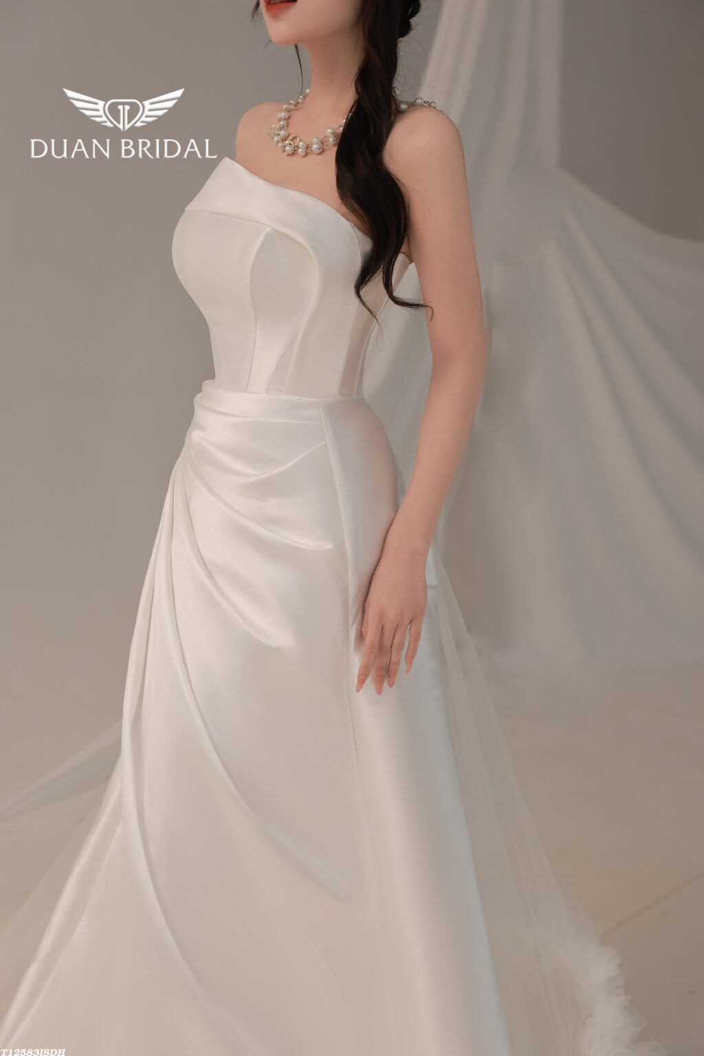 Vireya - sleeveless mermaid wedding dress - 2