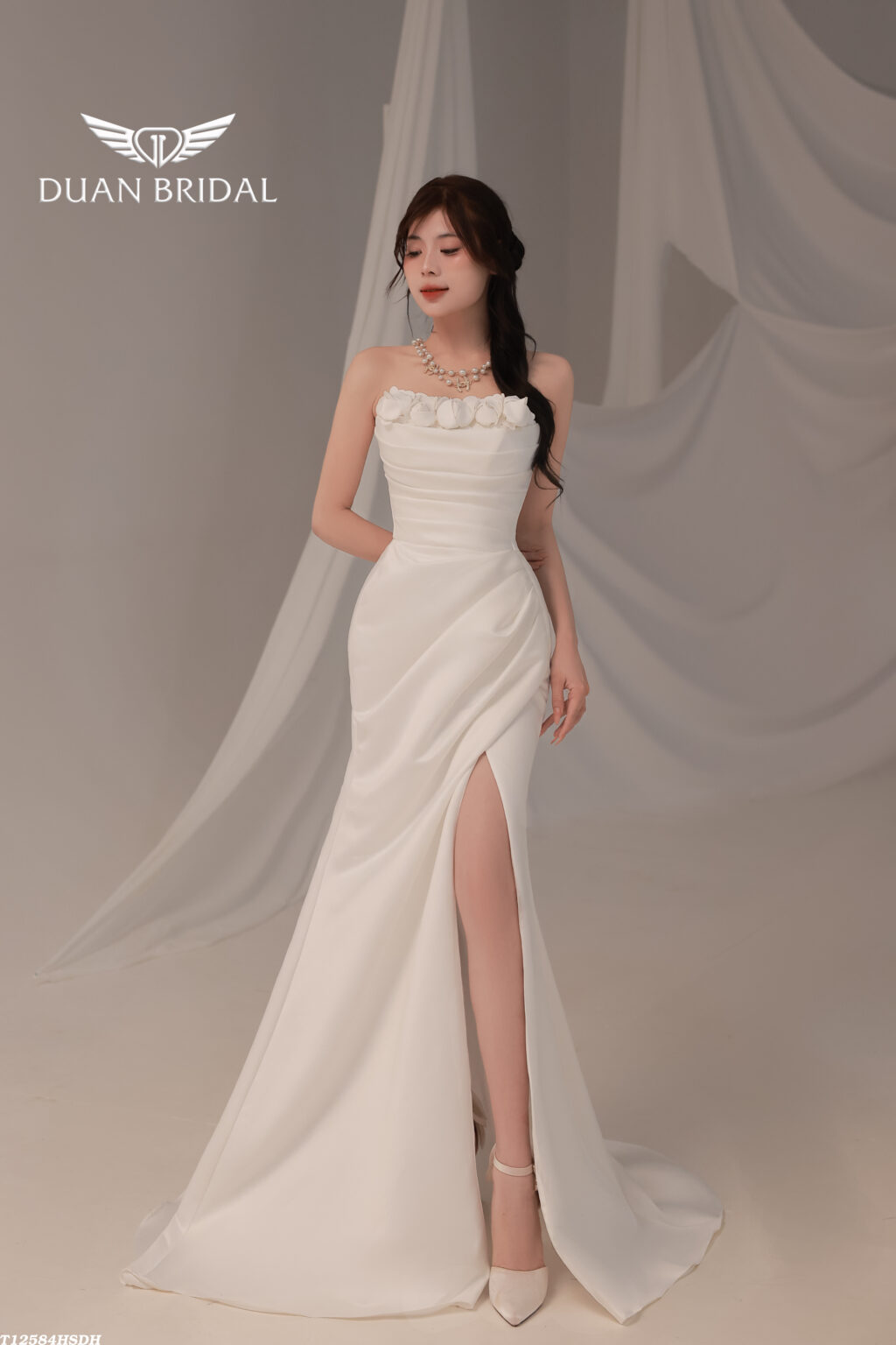 Yvaine - sleeveless mermaid wedding dress - 3