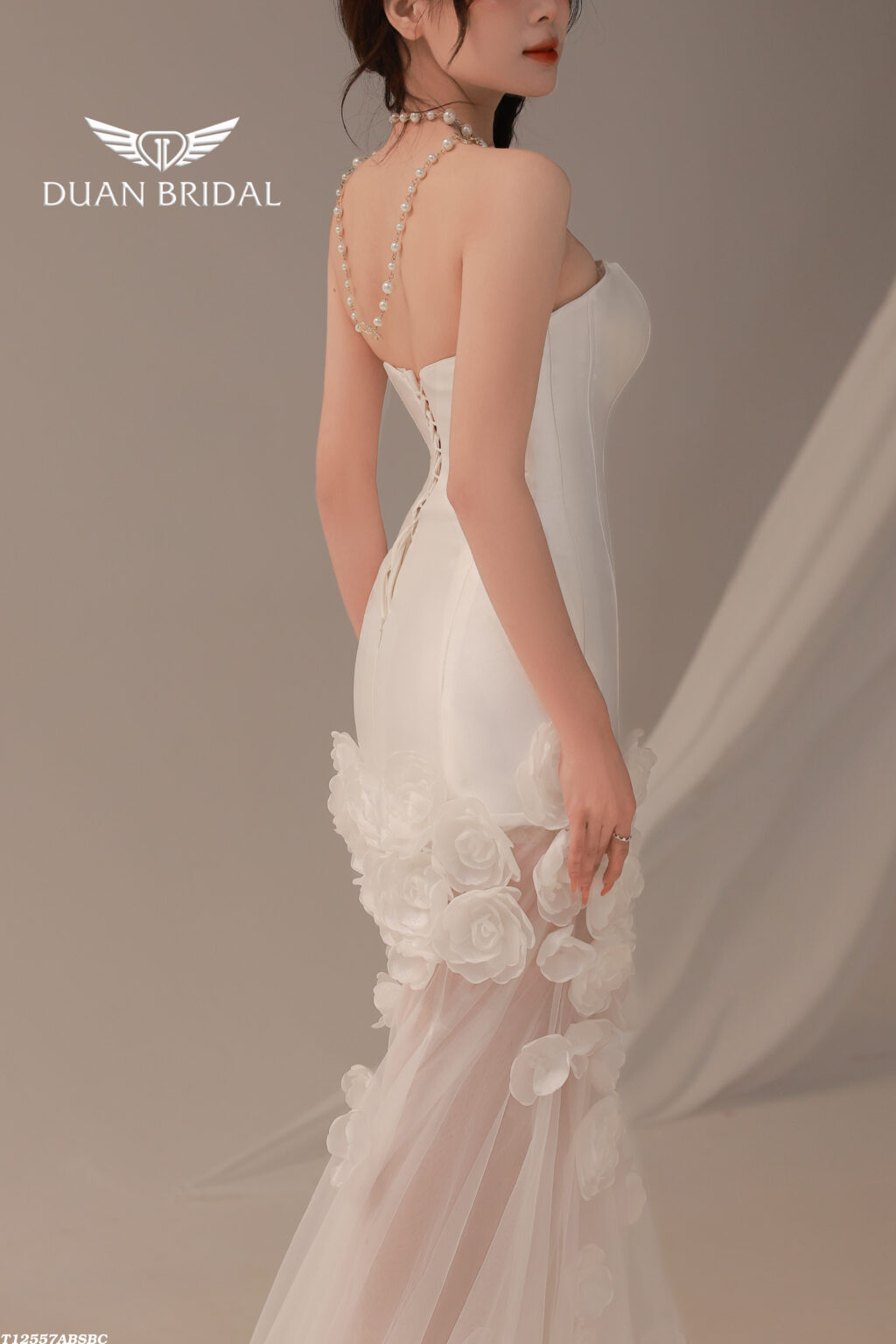 Amara - sleeveless mermaid wedding dress - 3