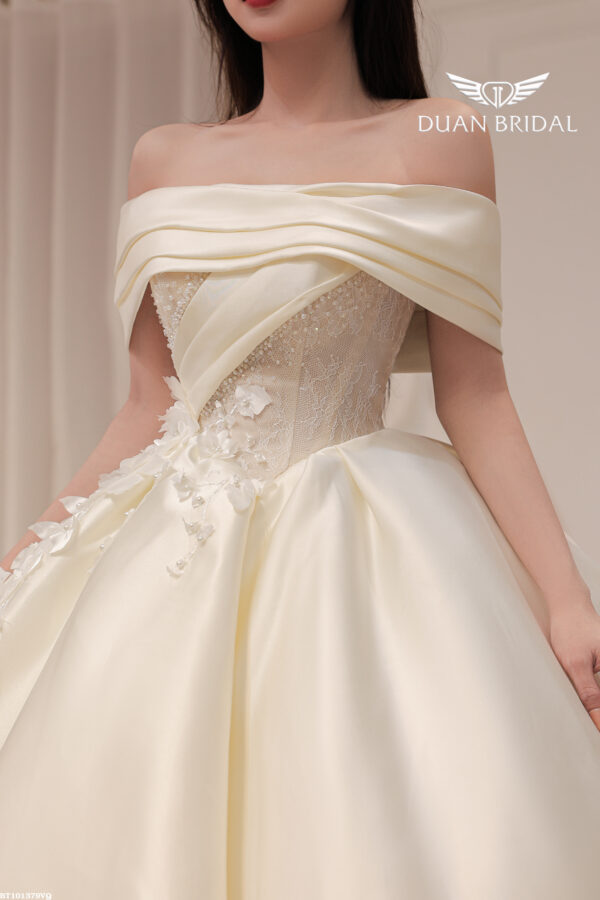 Auryn - off-shoulder ball gown wedding dress - 2