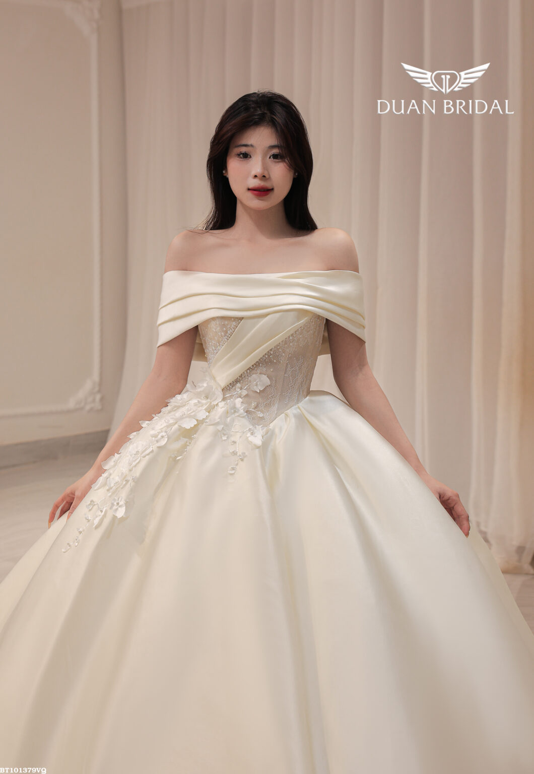 Auryn - off-shoulder ball gown wedding dress
