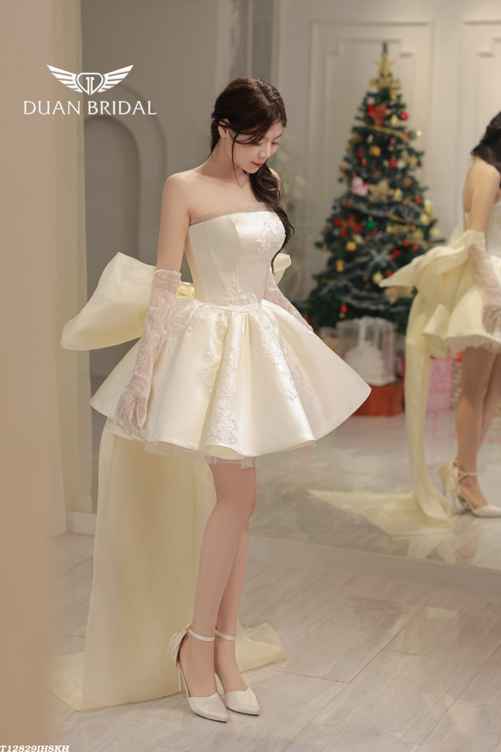 Reverie - detachable sleeve mini wedding dress
