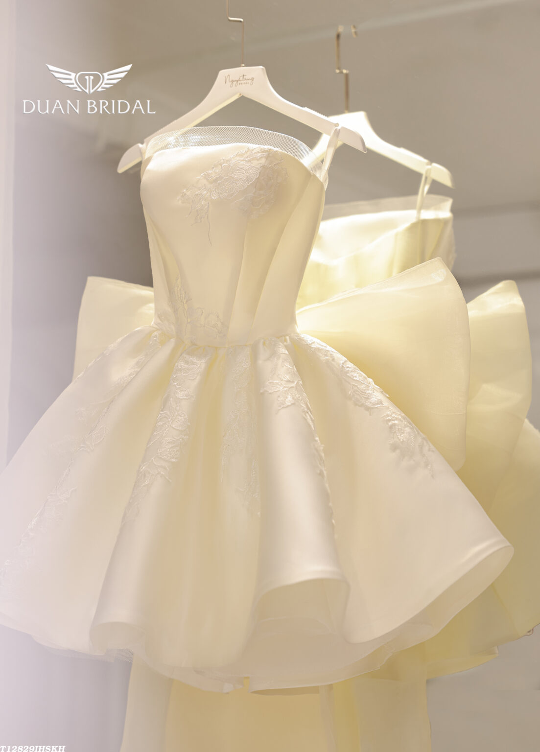 Reverie - detachable sleeve mini wedding dress - 4
