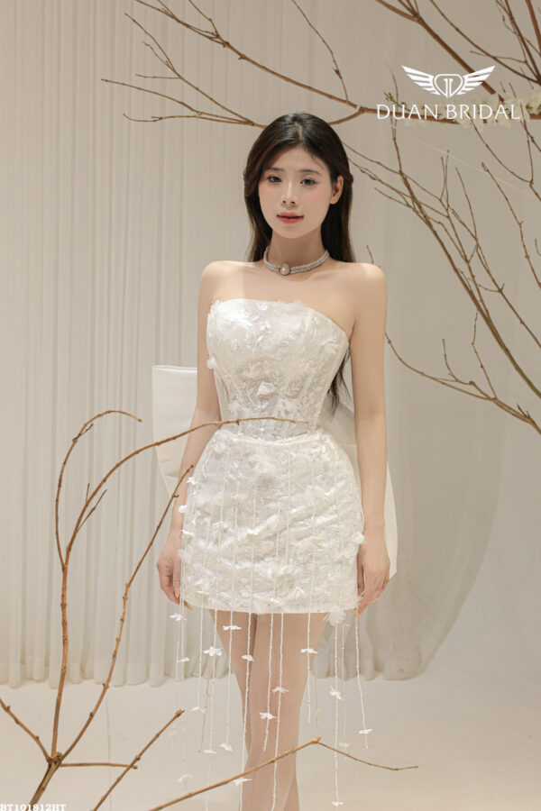 Sway - sleeveless mini wedding dress