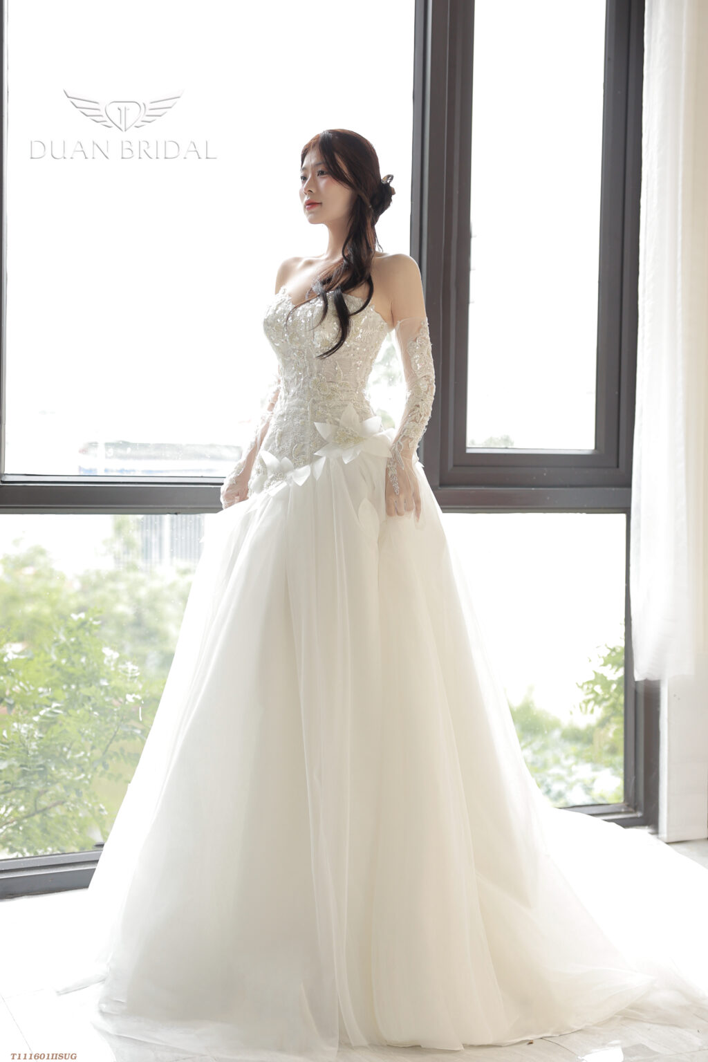 Evadne - sleeveless mermaid wedding dress - 4