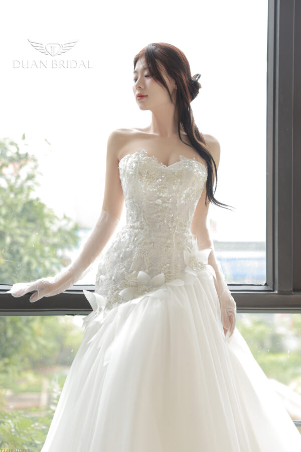 Evadne - sleeveless mermaid wedding dress