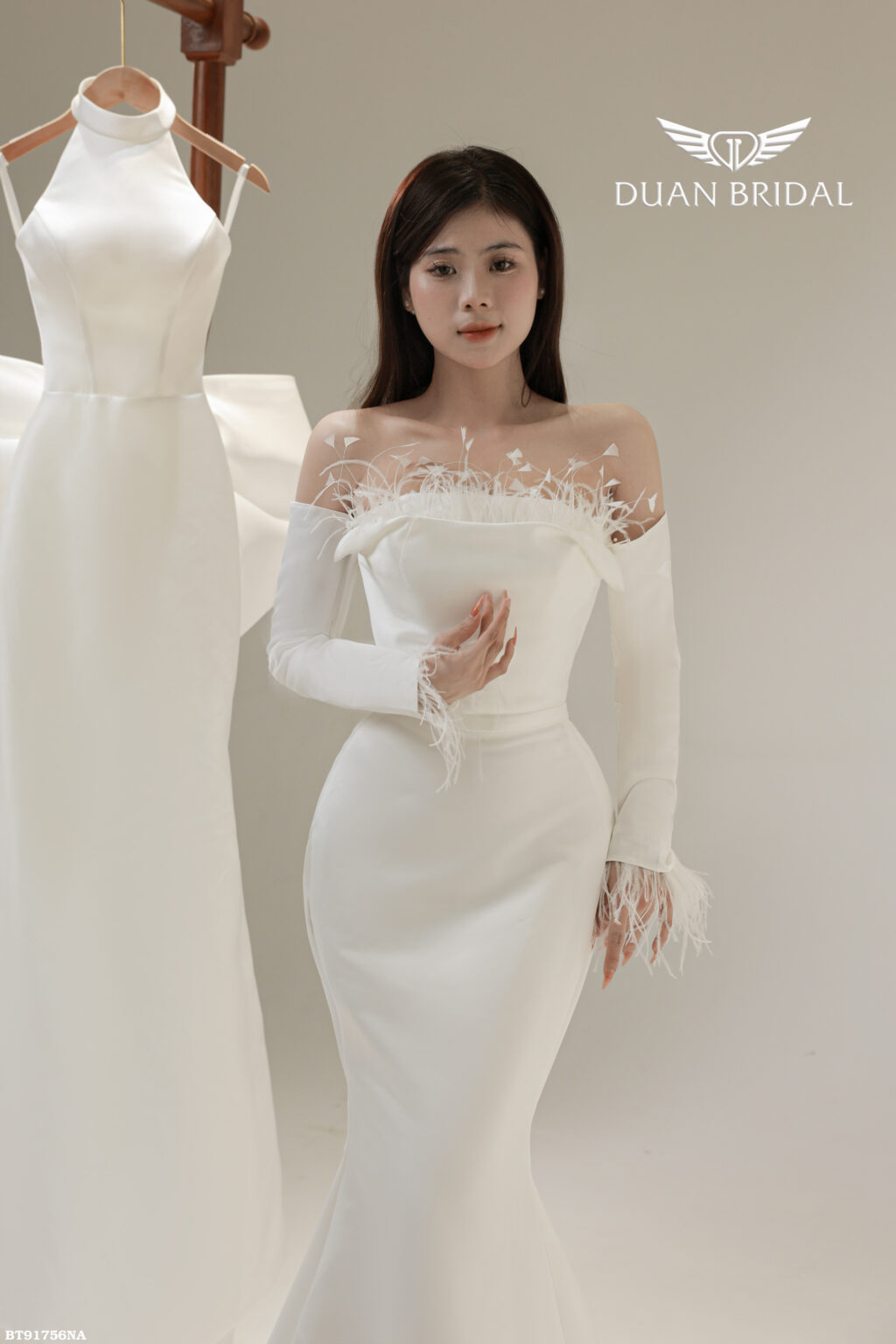 Aven - detachable sleeve mermaid wedding dress - 3
