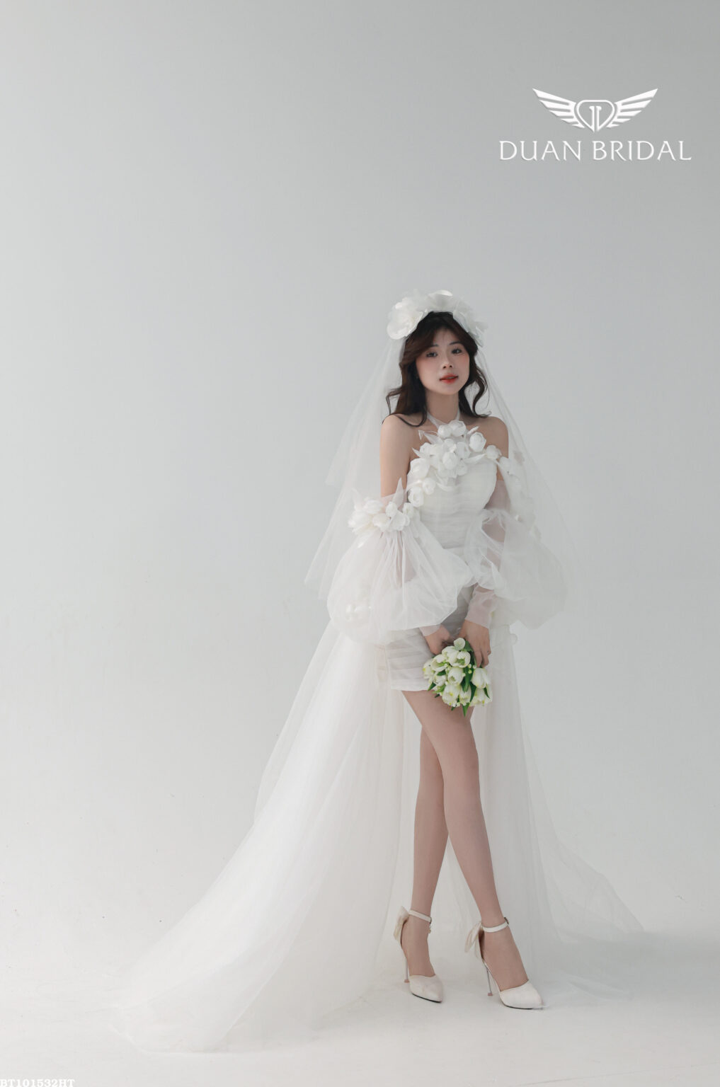 Essence - detachable sleeve mini wedding dress - 5