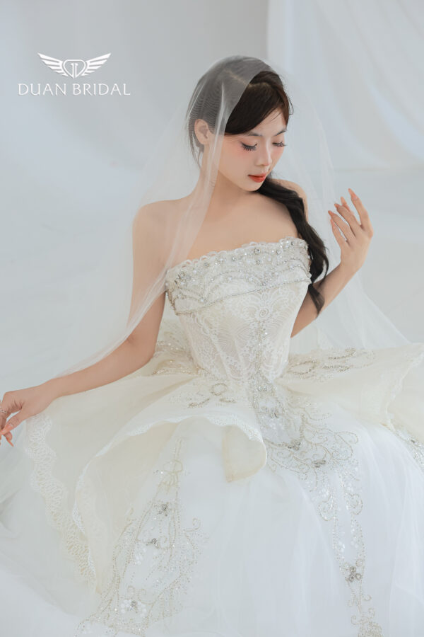 Saphira - sleeveless ball gown wedding dress