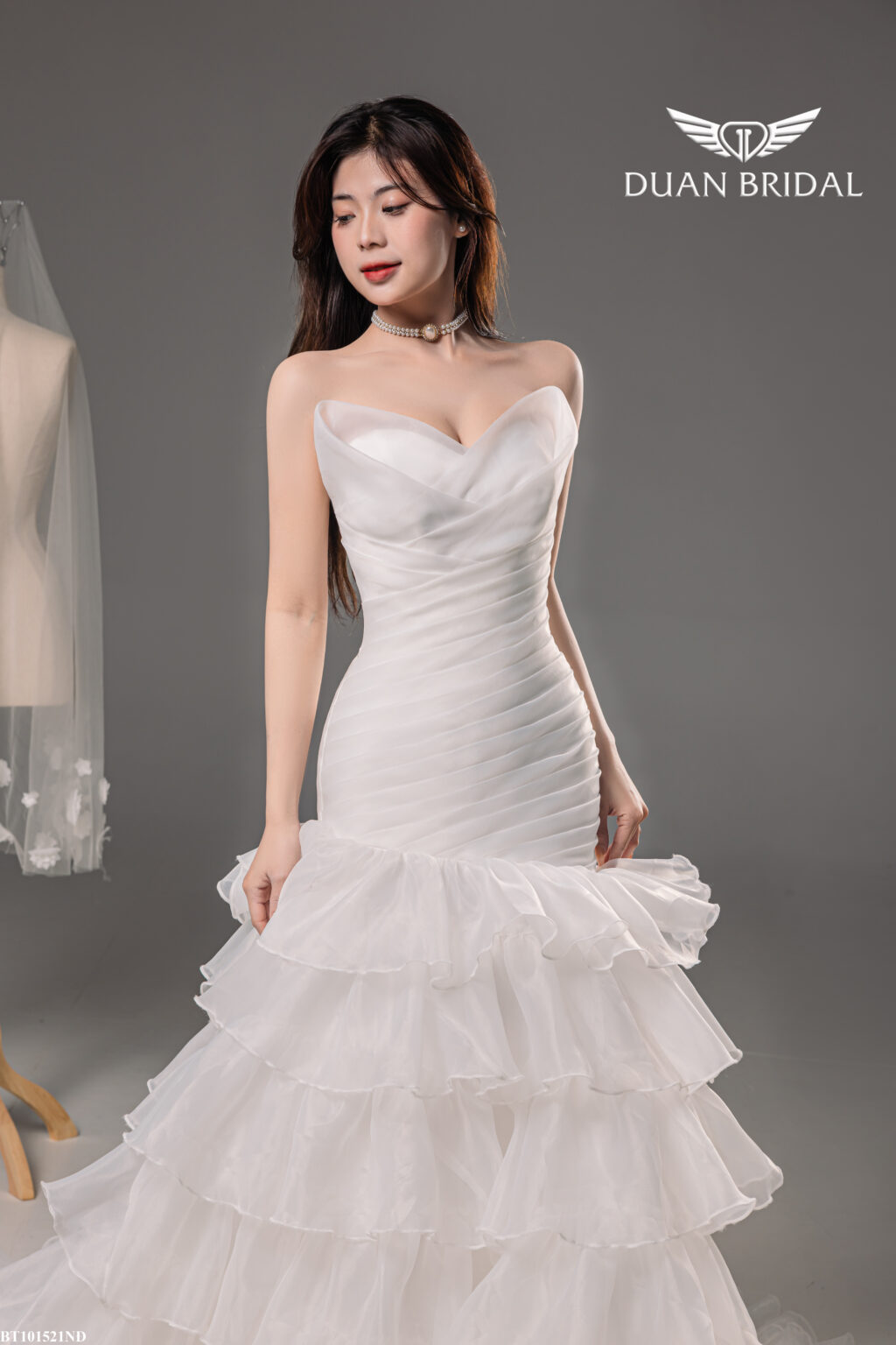 Velia - sleeveless mermaid wedding dress - 1