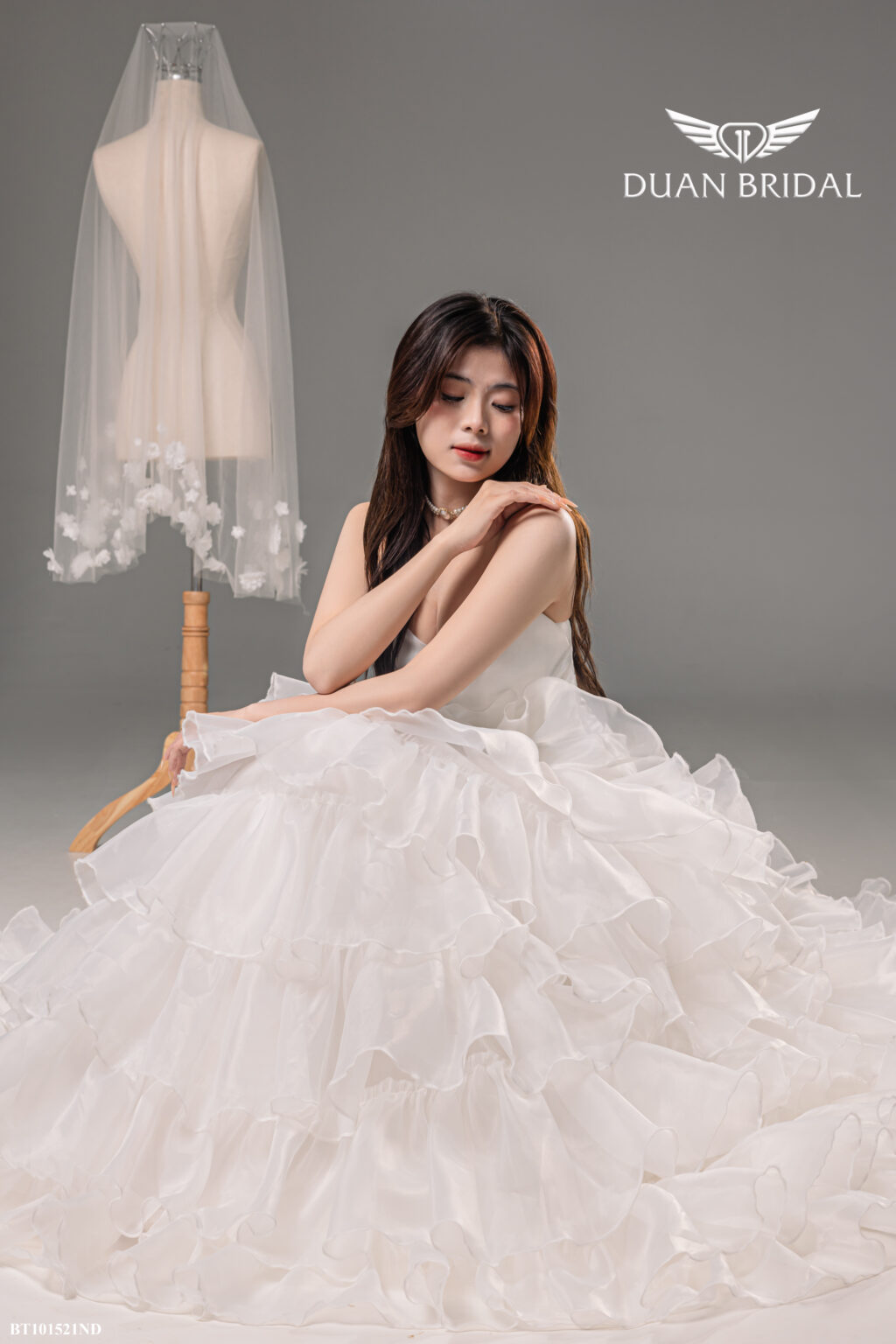 Velia - sleeveless mermaid wedding dress - 4