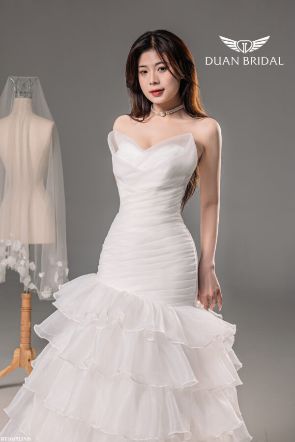 Velia - sleeveless mermaid wedding dress