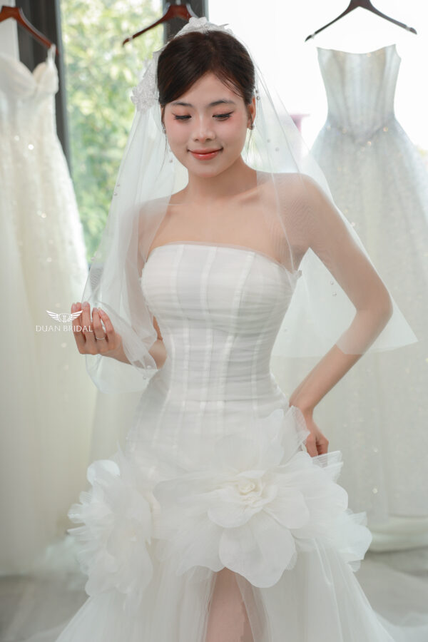 Majesta - Sleeveless corset mermaid wedding dress