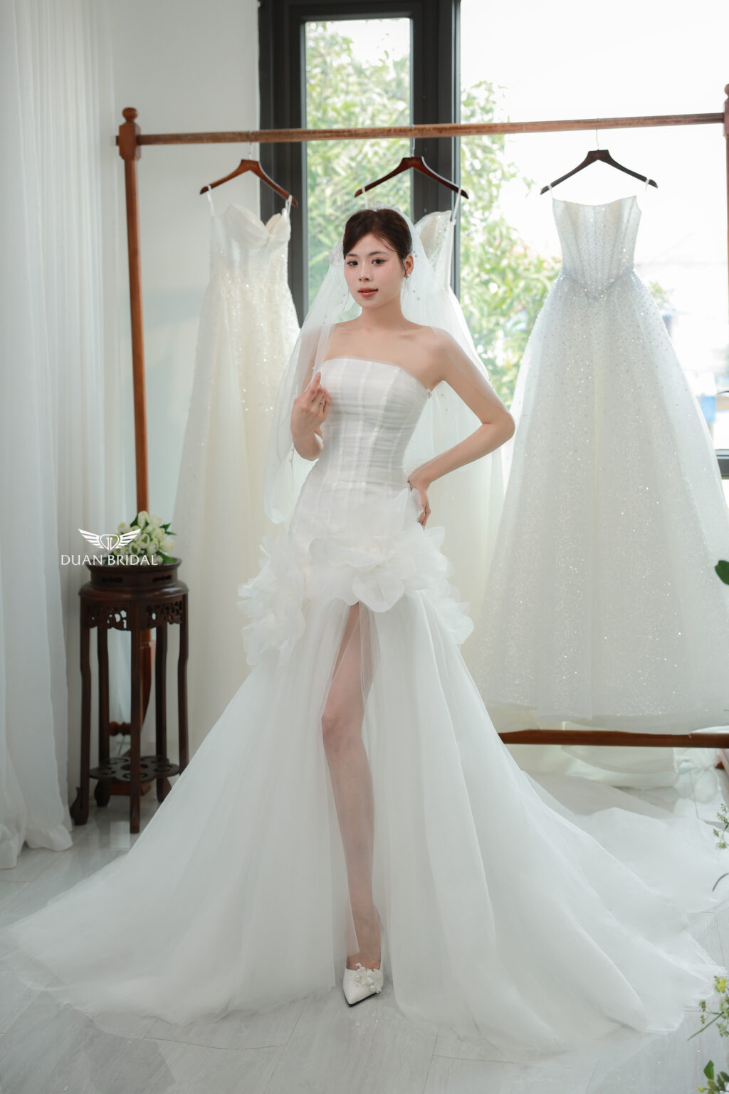 Majesta - Sleeveless corset mermaid wedding dress