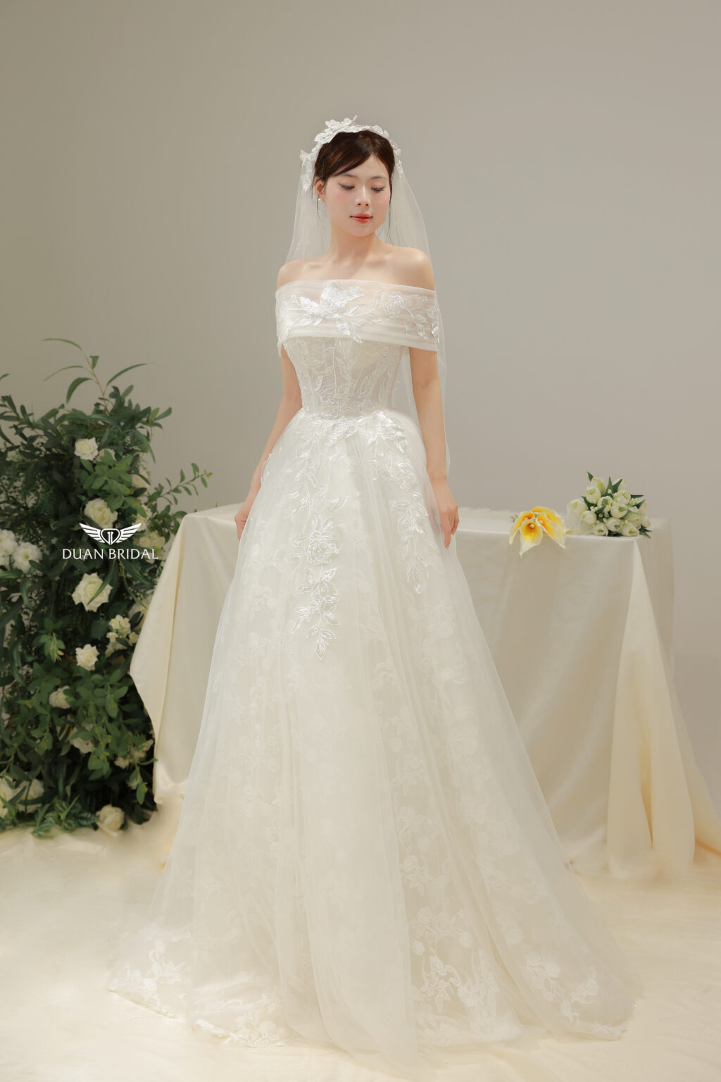 Celisia - Sleeveless A-line wedding dress