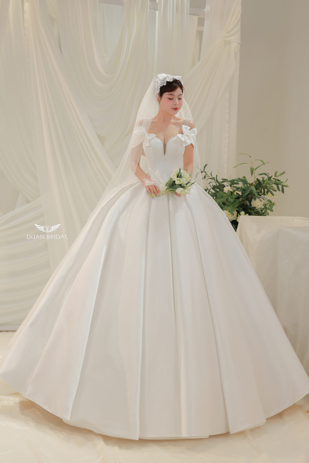 Solène - Off-shoulder ball gown wedding dress - 3