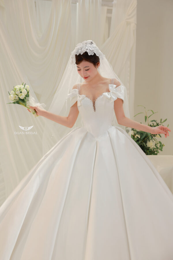 Solène - Off-shoulder ball gown wedding dress