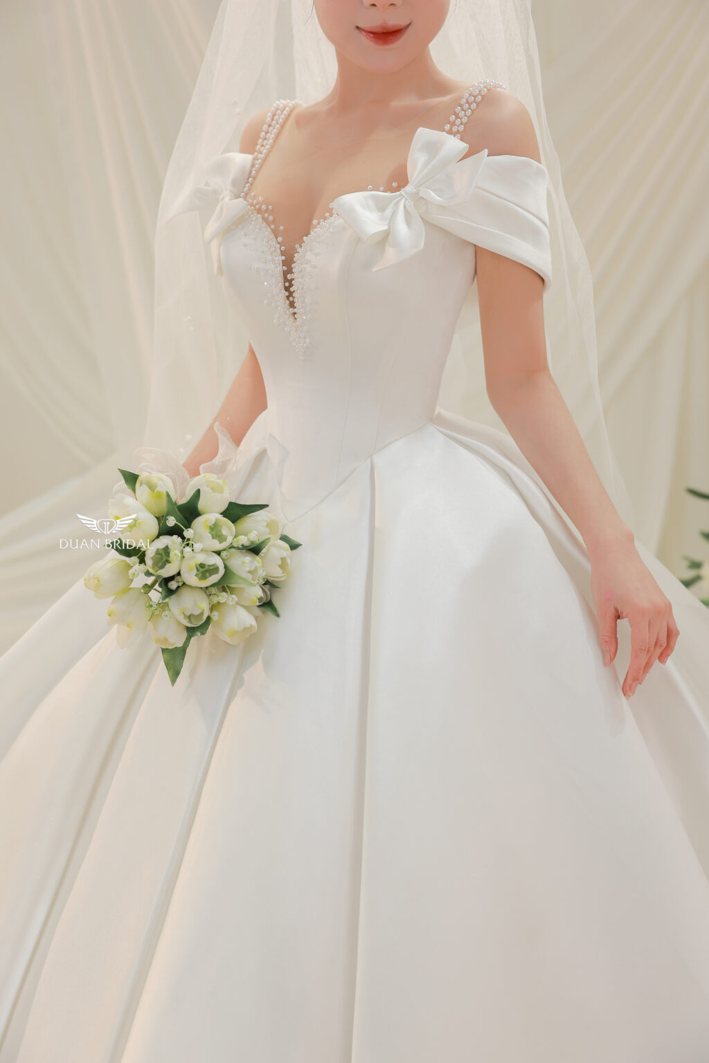 Solène - Off-shoulder ball gown wedding dress