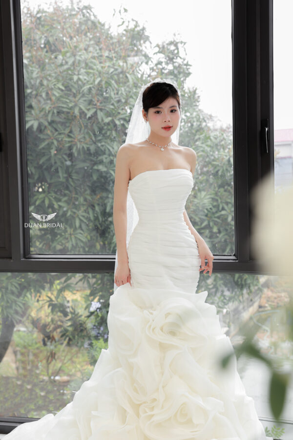 Caelith - sleeveless mermaid wedding dress