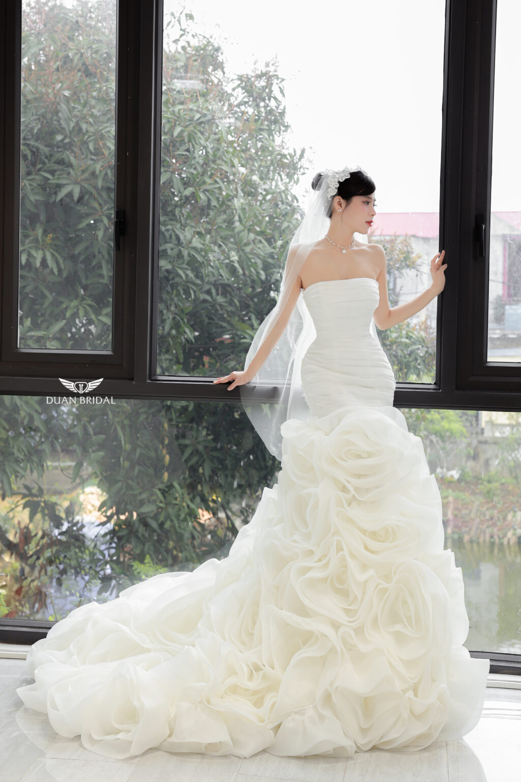 Caelith - sleeveless mermaid wedding dress - 3