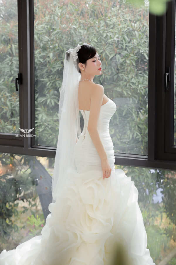 Caelith - sleeveless mermaid wedding dress - 2