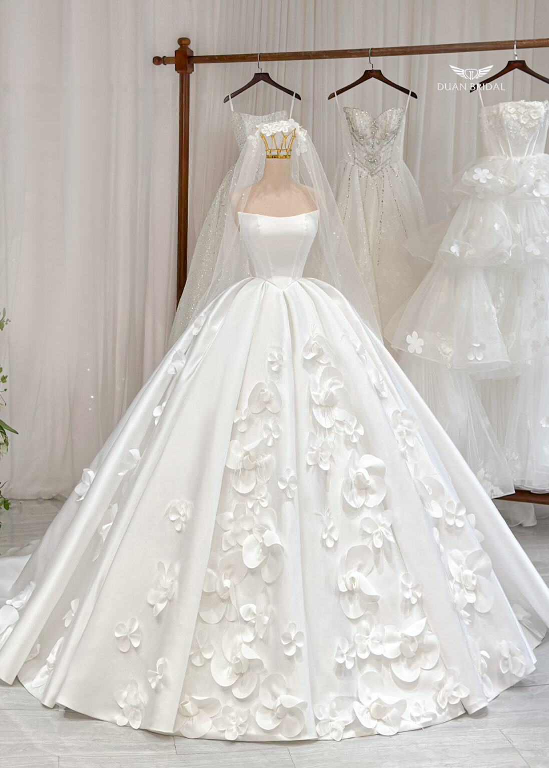 Liviel - Sleeveless ball gown wedding dress - 4