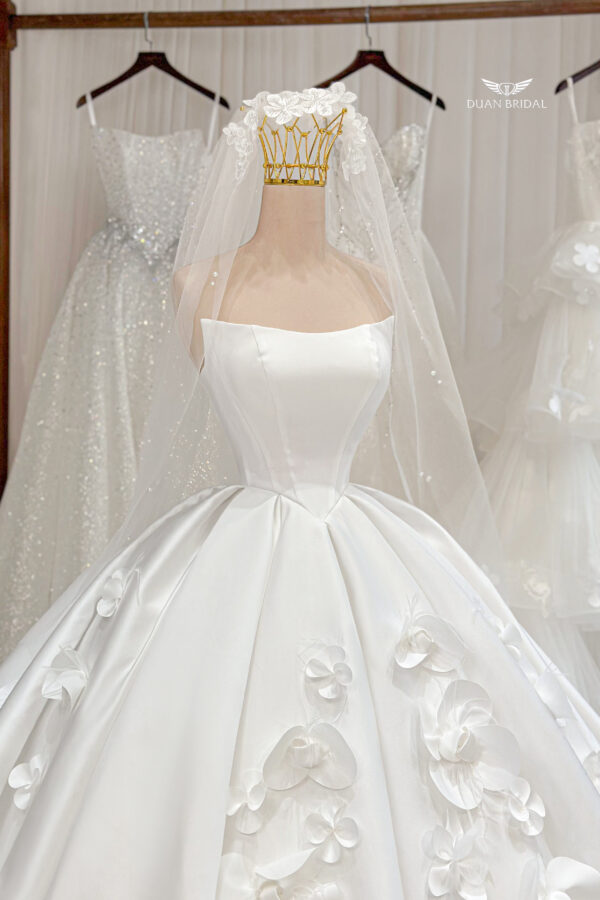 Liviel - Sleeveless ball gown wedding dress
