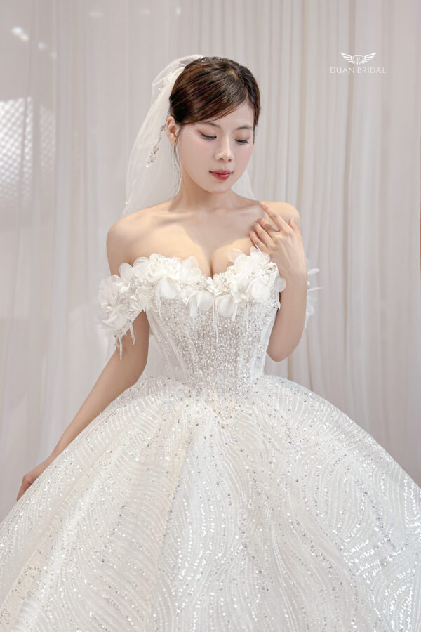 Aurelia - Off-shoulder ball gown wedding dress - 2