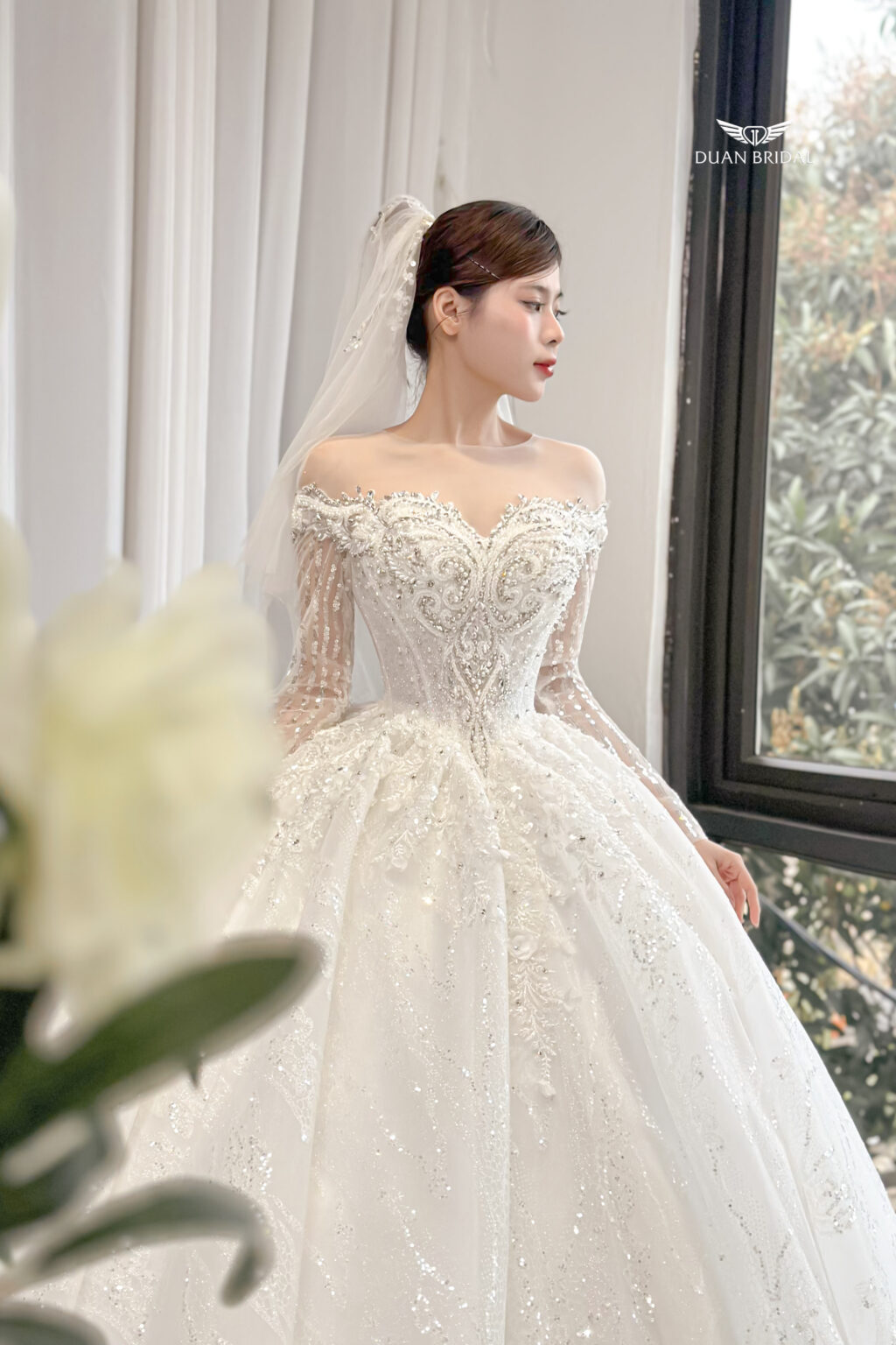 Maevia - Off-shoulder long sleeve ball gown wedding dress - 3