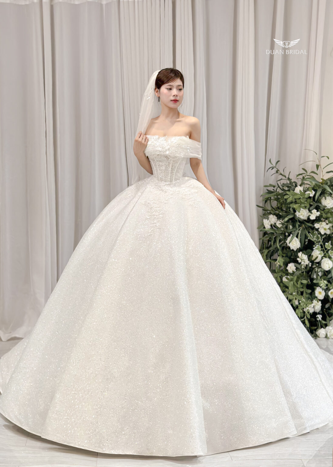 Lynora - Off-shoulder ball gown with corset wedding dress - 4