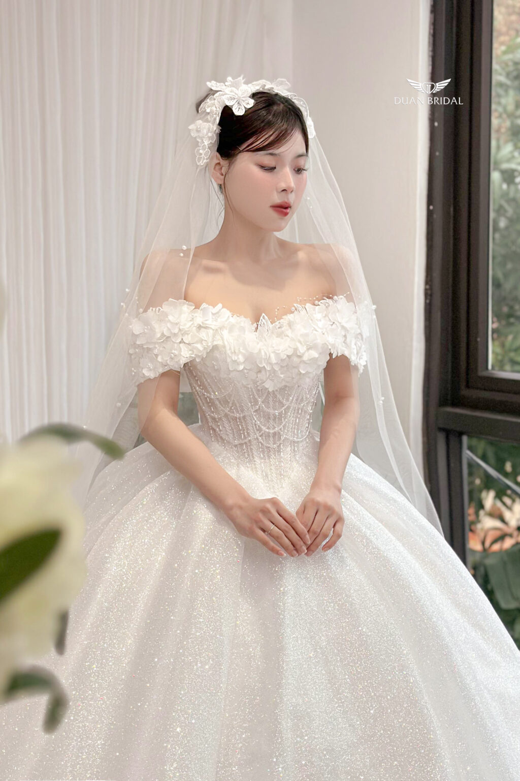 Lumyth - off-shoulder ball gown wedding dress - 3