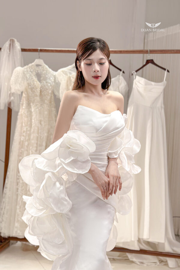 Selwyn - detachable sleeve mermaid wedding dress
