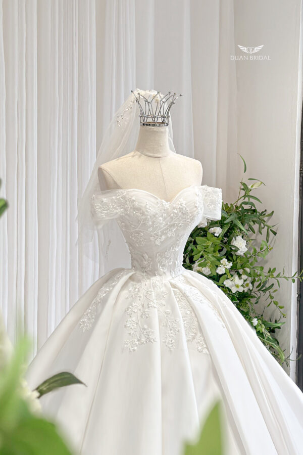 Sylvyn - off-shoulder ball gown wedding dress