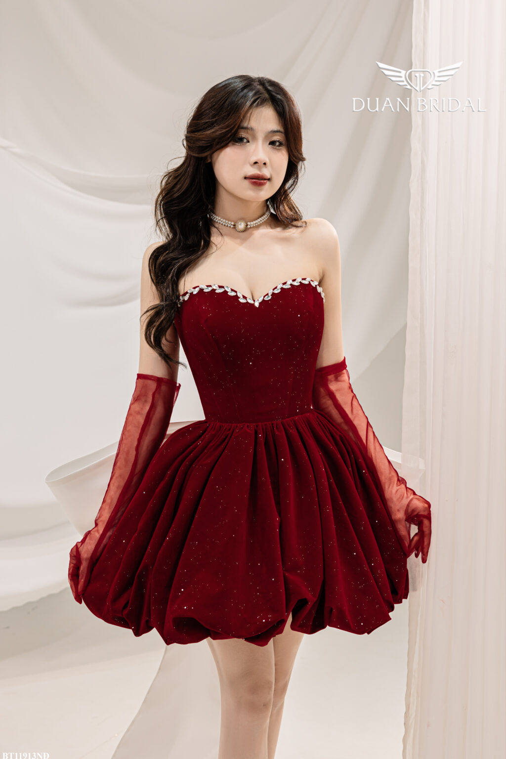 Noiré - detachable sleeve mini wedding dress - 4
