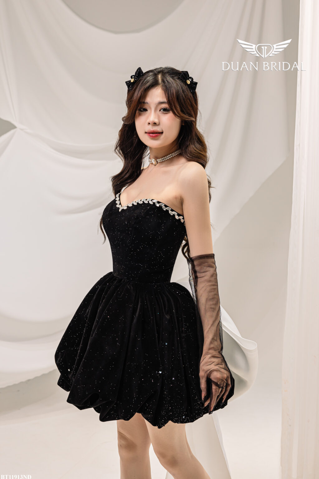 Noiré - detachable sleeve mini wedding dress - 8