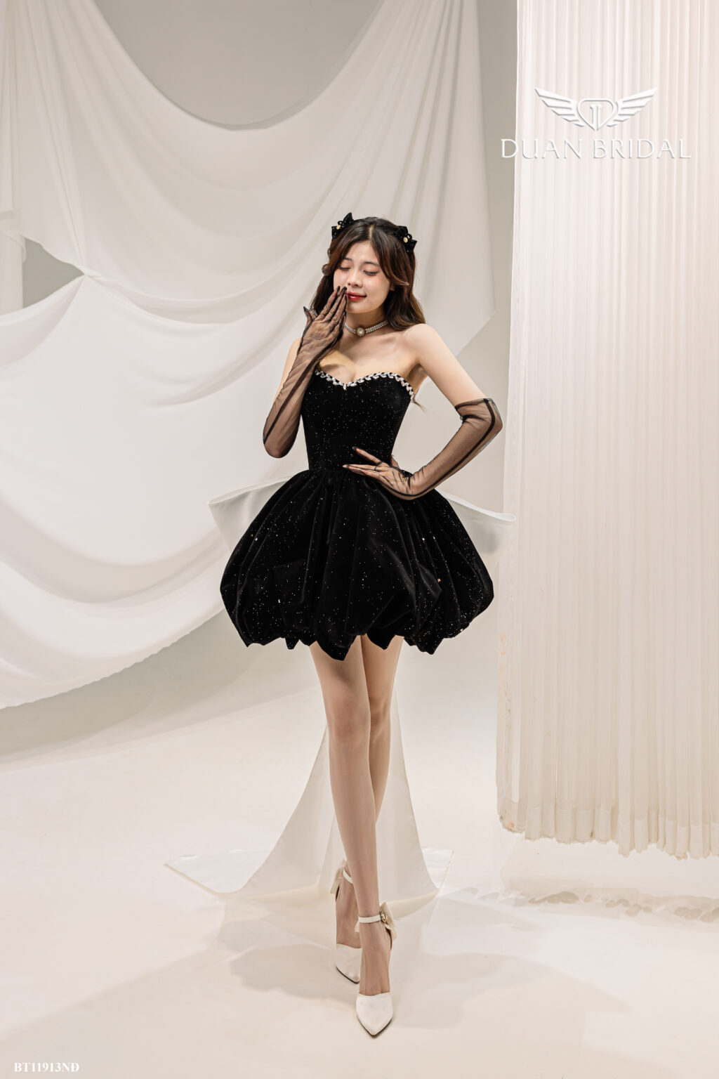 Noiré - detachable sleeve mini wedding dress - 9
