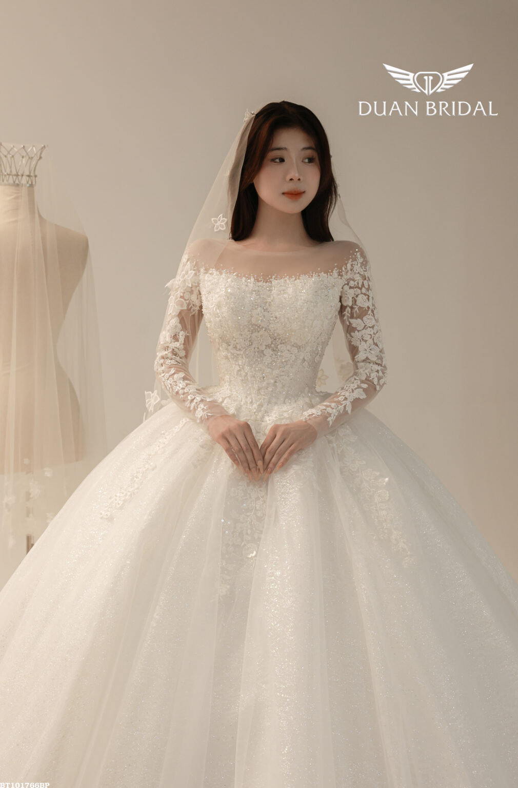 Seraphyne - off-shoulder long sleeve ball gown wedding dress