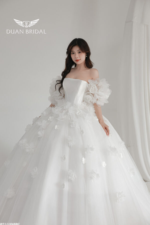 Sylvaine - detachable sleeve ball gown wedding dress - 2