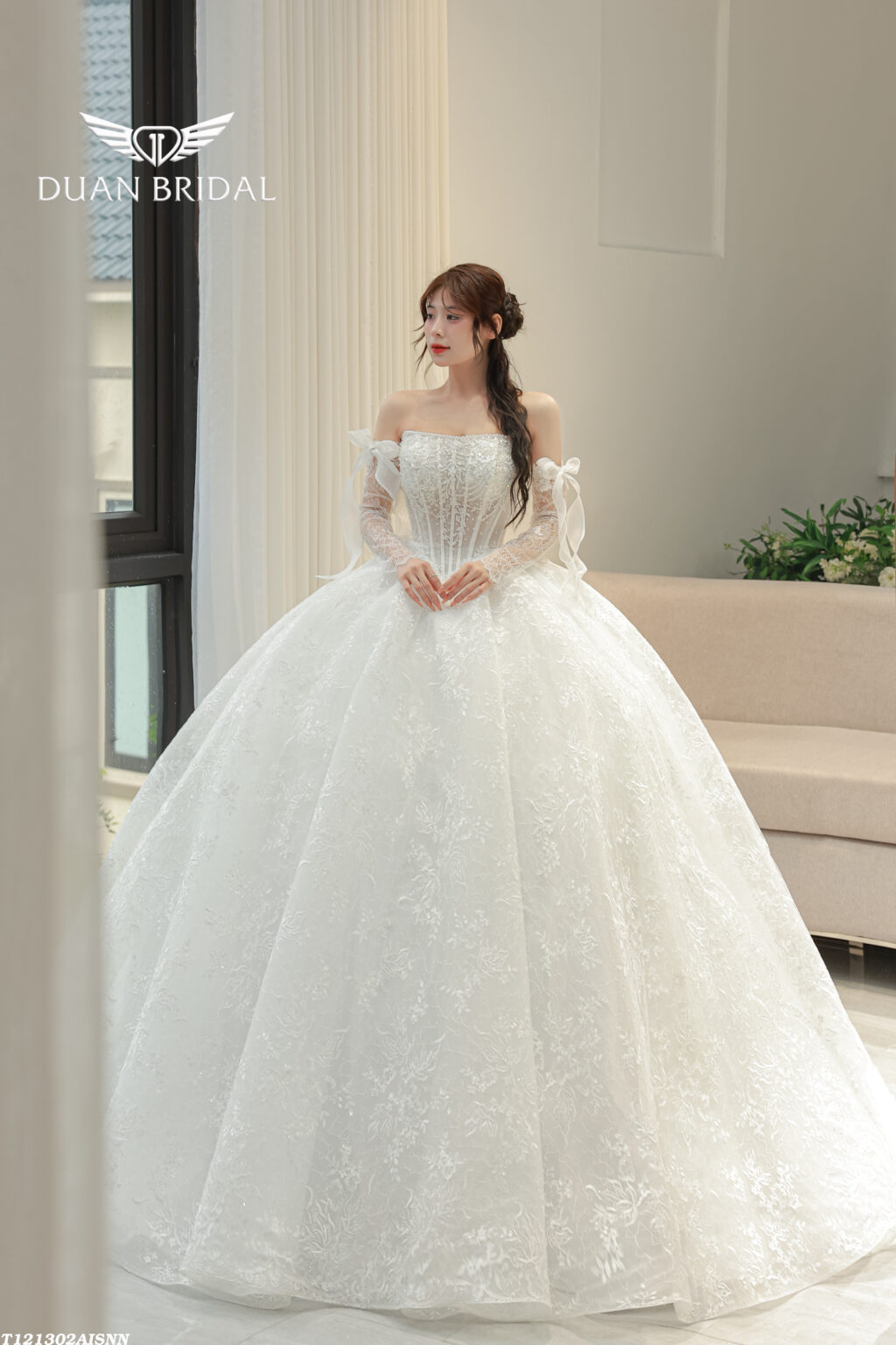 Luna Belle - detachable sleeve ball gown wedding dress - 4