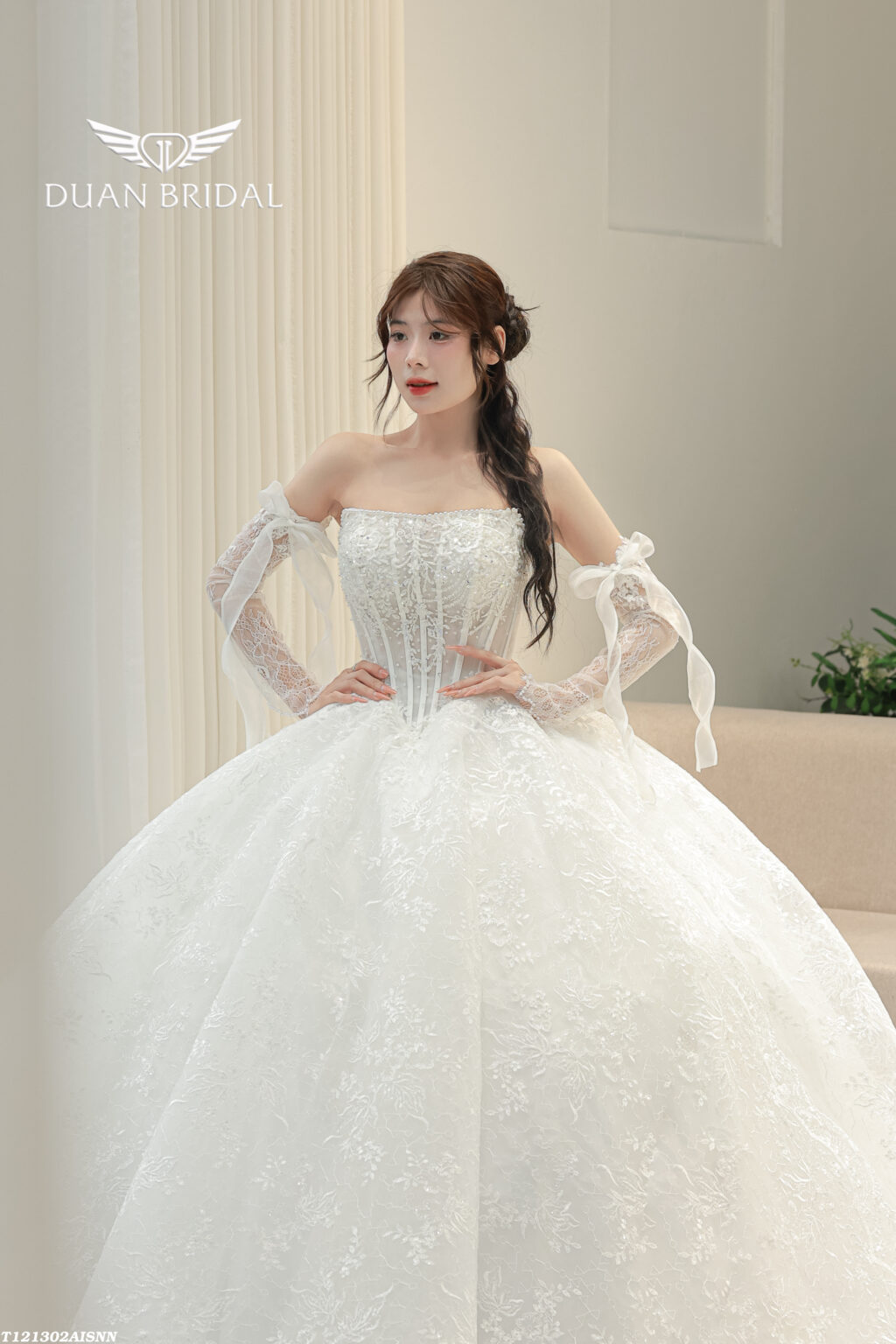 Luna Belle - detachable sleeve ball gown wedding dress