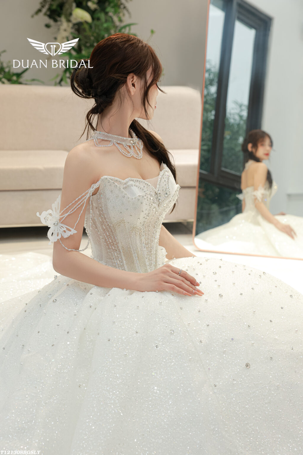 Elara - sleeveless ball gown wedding dress - 4